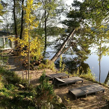 Antinkallio Lakeside Cape