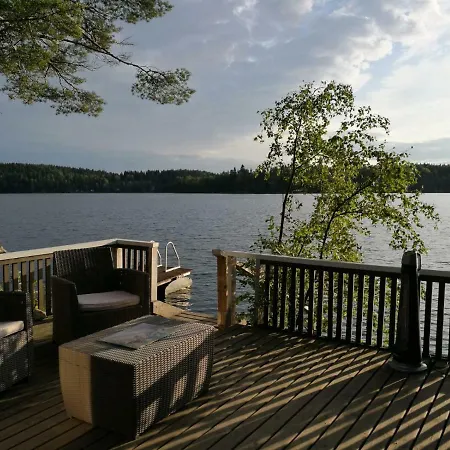 Antinkallio Lakeside Cape