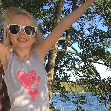 Antinkallio Lakeside Cape *